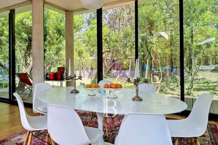 VILLA CONTEMPORAINE AU CALME DANS UN ENVIRONNEMENT BOISÉ AU CAP FERRET