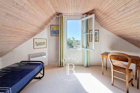 APPARTEMENT DE CHARME SOUS LES TOITS AVEC VUE PANORAMIQUE SUR LE BASSIN EN VILLE D’HIVER À ARCACHON