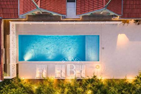 SOMPTUEUSE VILLA ARCACHONNAISE, AVEC PISCINE ET 5 CHAMBRES, AU CENTRE D’ARCACHON