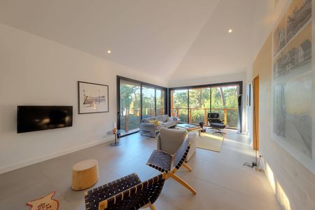 BELLE VILLA EN BOIS AVEC PISCINE A VENDRE PYLA SECTEUR ERMITAGE