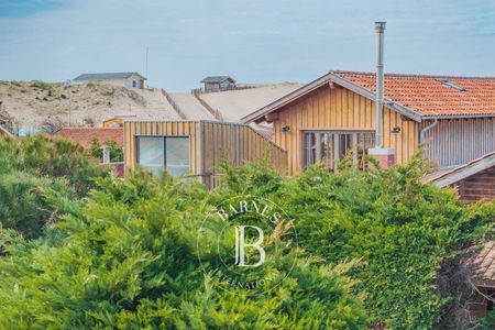 Villa en exclusivité à Lacanau avec vue imprenable sur les dunes et l'océan