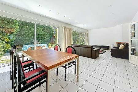 MAISON FAMILIALE AVEC 4 CHAMBRES, JARDIN ET GARAGE EN VILLE D’ÉTÉ À ARCACHON