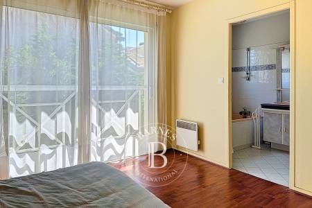 MAISON FAMILIALE AVEC 4 CHAMBRES, JARDIN ET GARAGE EN VILLE D’ÉTÉ À ARCACHON