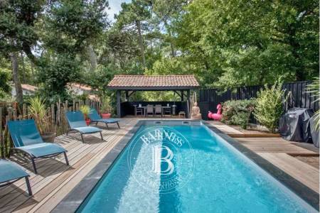 MAGNIFIQUE VILLA AVEC PISCINE AU PYLA-SUR-MER, PROCHE DES PLAGES