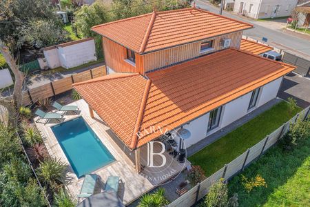 Propriété moderne avec prestations haut de gamme