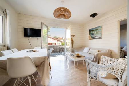BASCO-LANDAISE RÉNOVÉE DANS UNE RUE CALME AUX ABATILLES À ARCACHON