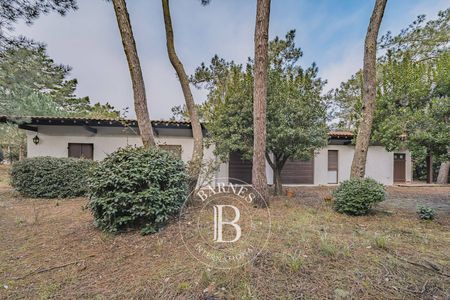 Villa de plain-pied dans le triangle d’or du Cap Ferret immobilier de prestige