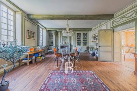Volumes généreux et cheminées fonctionnelles – Hôtel Particulier Arcachon