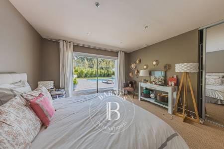 piscine chauffée dans jardin arboré Pyla