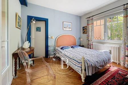 MAISON ARCACHONNAISE AVEC DÉPENDANCES EN VILLE D’AUTOMNE À ARCACHON