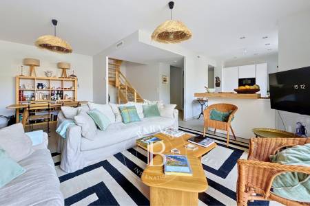 MAISON DE VILLE CONTEMPORAINE À 50 MÈTRES DE LA PLAGE À ARCACHON