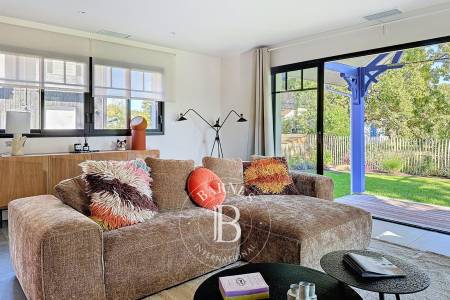 VILLA NEUVE AVEC JARDIN, À QUELQUES PAS DES PLAGES DU MAURET À ANDERNOS