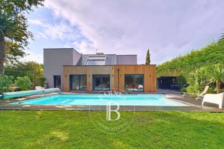 PROPRIÉTÉ CONTEMPORAINE AVEC PISCINE ET STUDIO INDÉPENDANT – LÈGE CAP FERRET