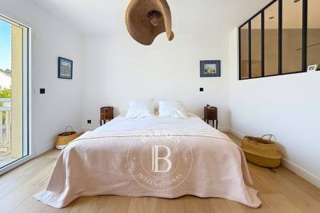 MAISON DE VILLE CONTEMPORAINE À 50 MÈTRES DE LA PLAGE À ARCACHON