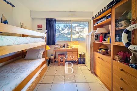 APPARTEMENT DE 51 M² EN PREMIÈRE LIGNE, VUE BASSIN, SITUÉ AU MOULLEAU