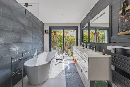 quatre chambres avec accès extérieur individuel