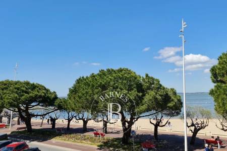 APPARTEMENT EN PREMIÈRE LIGNE, DANS L’UNE DES RÉSIDENCES LES PLUS PRISÉES D’ARCACHON