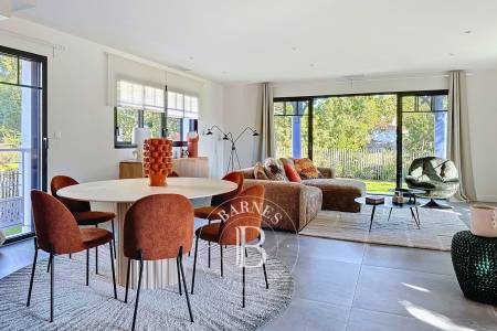 VILLA NEUVE AVEC JARDIN, À QUELQUES PAS DES PLAGES DU MAURET À ANDERNOS