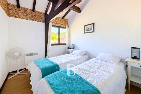 MAISON DE 92 M² AVEC TERRASSE PLEIN SUD ET 4 CHAMBRES À PROXIMITÉ DU VILLAGE DE L’HERBE