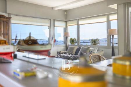 VILLA HISTORIQUE EN PREMIERE LIGNE - CAP FERRET