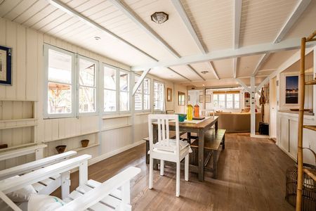 VILLA EN BOIS SUR LE LAC DE LACANAU