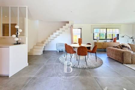 VILLA NEUVE AVEC JARDIN, À QUELQUES PAS DES PLAGES DU MAURET À ANDERNOS