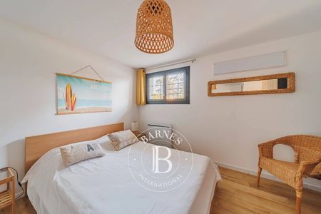 MAGNIFIQUE VILLA FAMILIALE RÉNOVÉE AVEC PISCINE AU SEL ET JARDIN ARBORÉ À ARCACHON