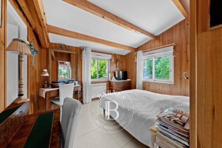 Accès direct à la plage depuis une propriété rare au Pyla