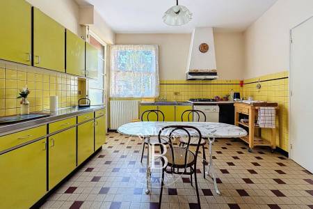 Grande salle d’eau dans maison à rénover – Bassin d’Arcachon