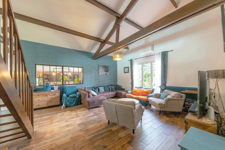 LA TESTE BASSIN D'ARCACHON QUARTIER CALME A VENDRE VILLA DE 6 CHAMBRES PISCINE