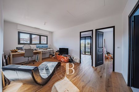 8. Garage aménageable en studio indépendant, propriété à Arcachon.