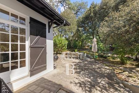 VILLA BASCO-LANDAISE DE CARACTÈRE AU CERCLE DE VOILE AU PYLA-SUR-MER