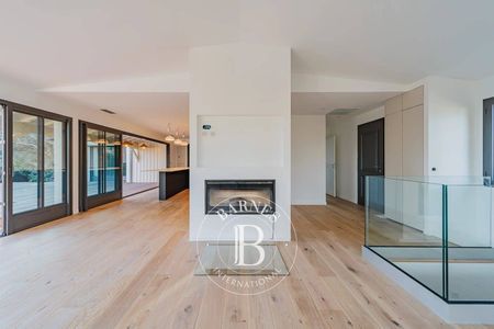 Quatre suites avec placards et salle d’eau privative, villa à louer à Pyla-sur-Mer