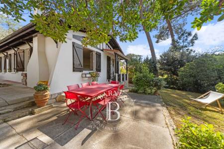 VILLA BASCO-LANDAISE DE CARACTÈRE AU CERCLE DE VOILE AU PYLA-SUR-MER