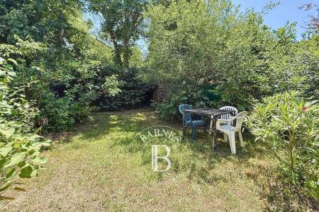 VILLA AVEC DEUX MAISONS À RÉNOVER DANS LA VILLE D’HIVER À ARCACHON