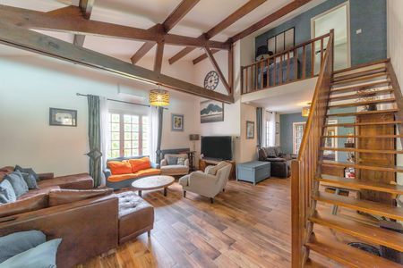 GRANDE VILLA TADITIONNELLE DE 6 CHAMBRES PISCINE A VENDRE LA TESTE 33260