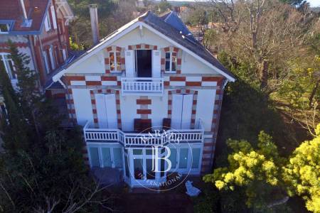 APPARTEMENT DE CHARME SOUS LES TOITS AVEC VUE PANORAMIQUE SUR LE BASSIN EN VILLE D’HIVER À ARCACHON