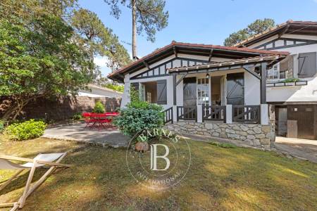 VILLA BASCO-LANDAISE DE CARACTÈRE AU CERCLE DE VOILE AU PYLA-SUR-MER