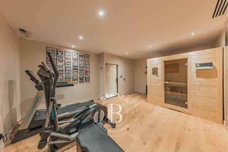 SPLENDIDE VILLA SITUÉE EN PREMIÈRE LIGNE AU PYLA-SUR-MER