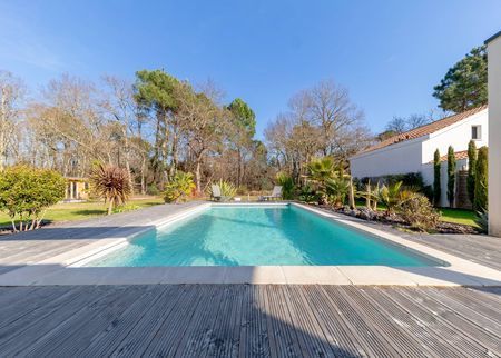 BELLE VILLA CONTEMPORAINE TOIT PLAT, PISCINE GRAND JARDIN A VENDRE BASSIN ARCACHON