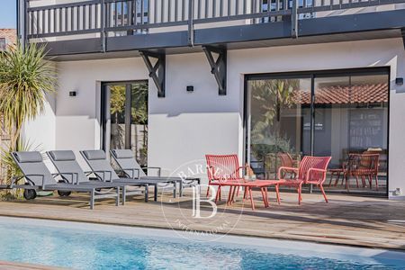 6. Chambres lumineuses dans une villa rénovée sur le Bassin d’Arcachon.