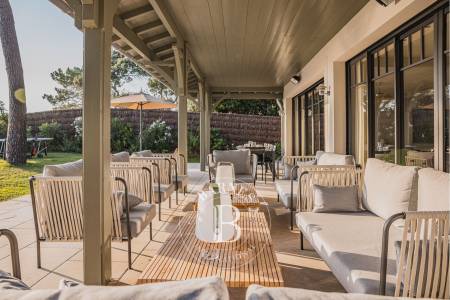 SPLENDIDE VILLA SITUÉE EN PREMIÈRE LIGNE AU PYLA-SUR-MER