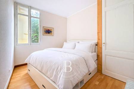 APPARTEMENT EN FRONT DE MER AVEC VUE SUR LE BASSIN, 2 CHAMBRES ET DEUX PARKINGS À ARCACHON
