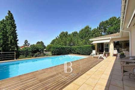 MAISON D’ARCHITECTE AVEC PISCINE À PROXIMITÉ DE LA DUNE DU PILAT