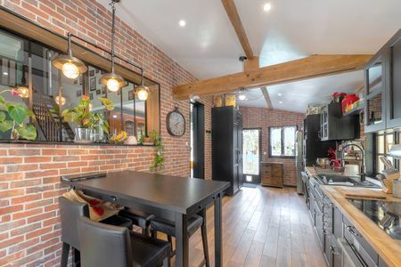 A VENDRE LA TESTE BASSIN D'ARCACHON VILLA ENTIÈREMENT RÉNOVÉE AVEC PISCINE ET GAND JARDIN