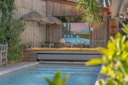 TYPIQUE VILLA STYLE CABANE AVEC PISCINE A VENDRE CENTRE CAP FERRET