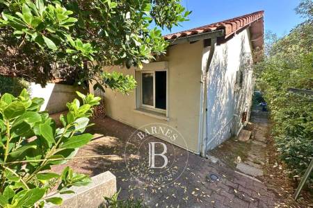 VILLA À RÉNOVER SUR UN TERRAIN EXPOSÉ SUD, AU CŒUR DU CAP FERRET