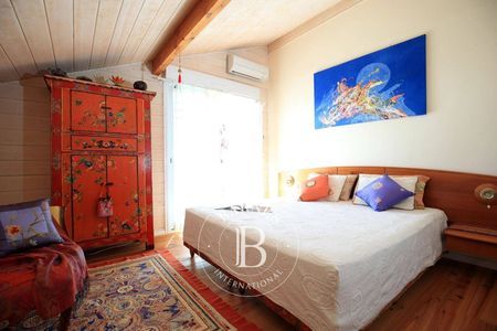 EXCLUSIVITÉ - VILLA AVEC PISCINE AU PORT DE LA TESTE, 4 CHAMBRES