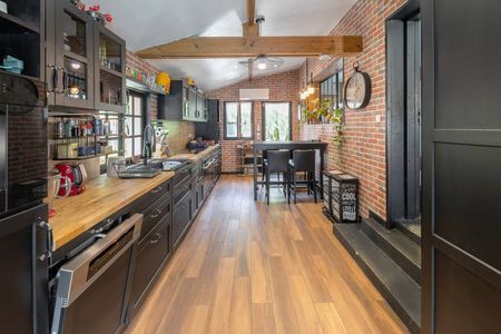 A VENDRE LA TESTE QUARTIER RÉSIDENTIEL VILLA 6 CHAMBRES PISCINE ENTIÈREMENT RÉNOVÉE