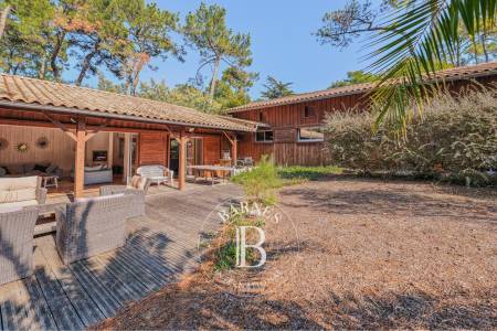 VILLA EN BOIS À 150 M DU BASSIN AU CAP FERRET